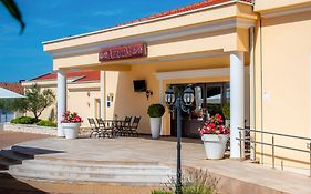 Guest Accommodation Atrium Gulin